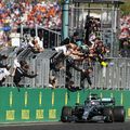 Sempat Ragu, Lewis Hamilton Menyesal Lalu Memuji Strategi Mercedes yang Bikin Menang F1 Hongaria