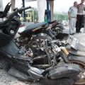 Yamaha NMAX Terkoyak, Bodi Terpotong Diterjang Truk, Satu Keluarga Tewas Saat Foto Selfie