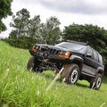 Harga Jeep Grand Cherokee Tahun 2000, SUV Tangguh tapi Tidak Semua Orang Suka