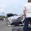 Toyota Avanza Koprol 100 Meter, Kecepatan Tinggi Senggol Ban Truk, Tertahan Mitsubishi L300