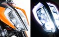 Titik Lampu LED Sebanyak Ini Bikin Sorot Headlamp KTM Duke 390 Keren dan Futuristik 