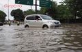 Banjir Lagi, Ini Cara Aman Melewatinya Pakai Mobil