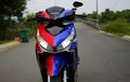 Two Face... Honda Vario Belang Terbelah Pakai Baju Beda Warna