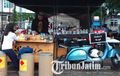 Kisah 'Subari Kopi', Kedai Kopi Unik  di Malang yang Setia Jualan Pakai Vespa