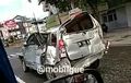 Toyota Avanza Amburadul, Tetap Bisa Jalan! Bukan Kaleng-Kaleng