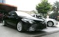 Namanya Mobil Berkelas, Ini Seabrek Fitur Canggih MID New Toyota Camry