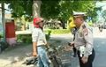 Video Pemotor Adu Mulut dan Tantang Polisi, Karena Enggak Terima Ditilang