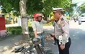 Galak Amat Pak! Video Viral Pemotor Ngamuk Sejadi-jadinya dan Ngajak Berantem Polisi