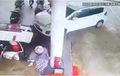 Mencekam! Video Detik-detik Suzuki Ertiga Hantam SPBU, 2 Motor Jadi Korban