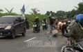 Pemotor Astrea Grand Tergeletak Berdarah-darah, Dihajar Pemuda Gegabah