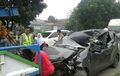 Daihatsu Xenia Atap Terkoyak, Polisi Datang, Sopir Susah Dicari
