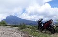 Suka Naik Gunung? Suka Riding? Cobain Deh Serunya Naik Gunung Pakai Motor ke Telomoyo!