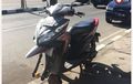 Numpang Parkir Sehari Semalam Tanpa Izin, Pemilik Warung Kesal, Ban Honda Vario Ditukar Donat
