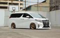 Toyota Alphard G Gak Boleh Nyusahin, Efek Gak Mau Kalah Sama Tetangga