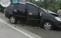 Kijang Innova Separuh Terkoyak, Kabin Bubar, Penumpang Tak Bergerak