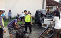 Mitsubishi L300 Berantakan Diseret Kereta Api, Bodi Pisah, Rangka Tercecer
