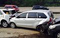Mau Injak Pedal Rem Kena Pedal Gas, Honda CR-V Seruduk Tiga Mobil