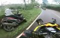 Detik-Detik Yamaha Aerox 'Nyender' di Tikungan, Oleng Usai Potong Ninja 250