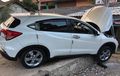Honda HR-V Tabrak Tiang, Tuas Persneling Salah Masuk, Terjungkal di Bengkel Aki
