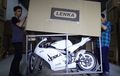Video Unboxing Lenka GP12, Motor Kecil Untuk Calon Pembalap MotoGP!
