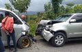 Suzuki APV dan Toyota Fortuner Adu Muka Sampai ‘Pesek’, Korban Satu Balita