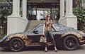 Saking Cintanya Batik, Motifnya Jadi Penghias Mobil Porsche Miliknya