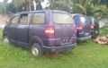 Suzuki APV 'Bertapa' Bareng Rumput, Teronggok Lusuh, Disebut Kena Kasus