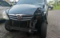 Toyota Avanza Hancur Bodi Kiri, Melaju 90 Km/jam, Sambar Sopir Pikap di Tol