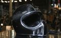 Helm Custom Cakil Lokal Berbahan Carbon, Desain Sangar Harga Wajar!