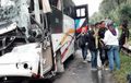 Kurang Antisipasi, Bus Rombongan Istri Lurah se-Bandung Sundul Truk di Tol Cipularang