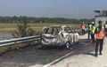 Toyota Avanza Terbakar Sampai Gosong di Tol Joker, Korsleting Dituding Jadi Penyebab