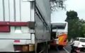 Sopir Bus Dan Truk Nyaris Duel, Ngotot Enggak Dikasih Jalan, Nekat Saling Hadang