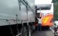 Kronologi Video Viral Sopir Bus dan Sopir Truk Ribut di Pinggir Jalan