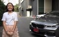 Gokil! Beauty Vlogger Berumur 12 Tahun Beli Mobil Baru BMW Seri 7 M Sport di Thailand
