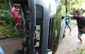 Angkut 10 Orang, Daihatsu Gran Max Gagal Nanjak dan Terbalik di Toraja