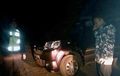 Suzuki APV Nyasar Di Gelap Malam Kaki Gunung Papandayan, Ada Petunjuk Menyesatkan 
