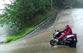 Video: Jalur Sitinjau Lauik Minta Korban, Rider Yamaha NMAX Terpelanting dari Motornya