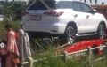 Toyota Fortuner Jadi Mahar Nikah, Pelat Masih Putih, Dibawa TKI Pakai Towing