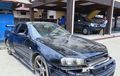 Nissan Skyline GT-R R34 Diciduk di Dalam Truk, Sembunyi di Tumpukan Pakan Ternak