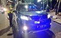 Street Manners: Kendaraan Pejabat Apalagi Rakyat, Gak Boleh Pakai Lampu Strobo, Jangan Ditawar