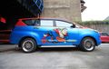 Ganteng Nih Modifikasi Toyota Innova Reborn Pakai Cutting Sticker Superman