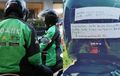 Gara-Gara Stiker Anaknya, Driver Ojol Membuat Penumpangnya Terharu