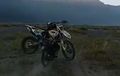 Terciduk Trail Husqvarna Mogok di Bromo, Kuat Digendong Honda GL Pro Lawas