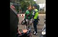Video Viral Driver Ojol Maki-maki Satpam, Diduga Karena Peraturan Gedung Terlalu Ketat