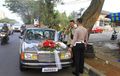 Viral Polisi Hentikan Mobil Pengantin, Kena Cemooh Netizen, Padahal Ini yang Sebenarnya Terjadi