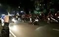 Ratusan Pemotor Digiring 'Jalan-jalan Malam', Didampingi Polisi, Aksi Balap Liar Batal