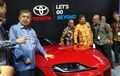 Wakil Presiden Jusuf Kalla, Kunjungi Booth Tanyakan Harga Toyota Supra