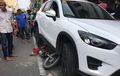 Mazda CX-5 Gilas Honda BeAT dan Supra, Awal Tabrak 5 Motor, Tertindih di Kolong