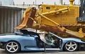 Video Ferrari 360 Spider Dilindas Buldozer Pemerintah Filipina, Bikin Sakit Sob!