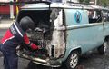 Diduga Korsleting, VW Combi yang Ditumpangi Bule Australia Terbakar, Dua Mobil Damkar Turun Tangan